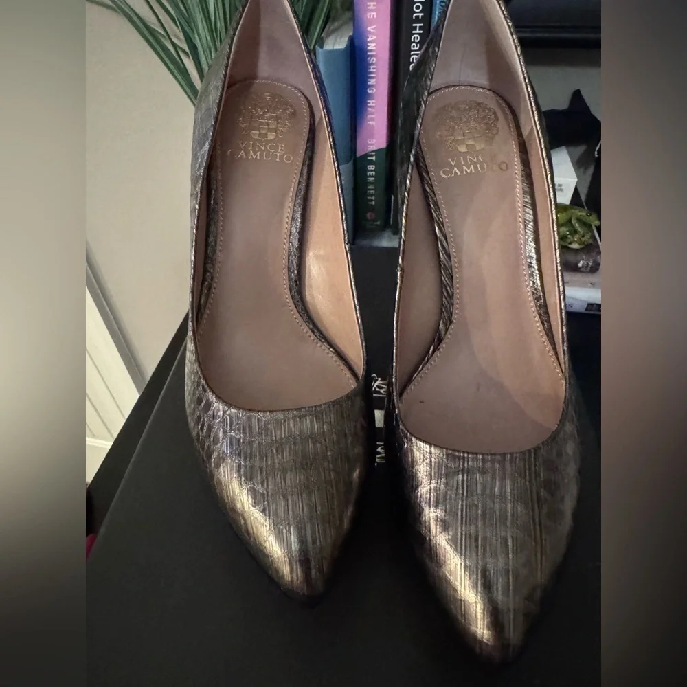 Brand New- Vince Camuto Women’s Snake Skin Platform Pump- Size 9.5